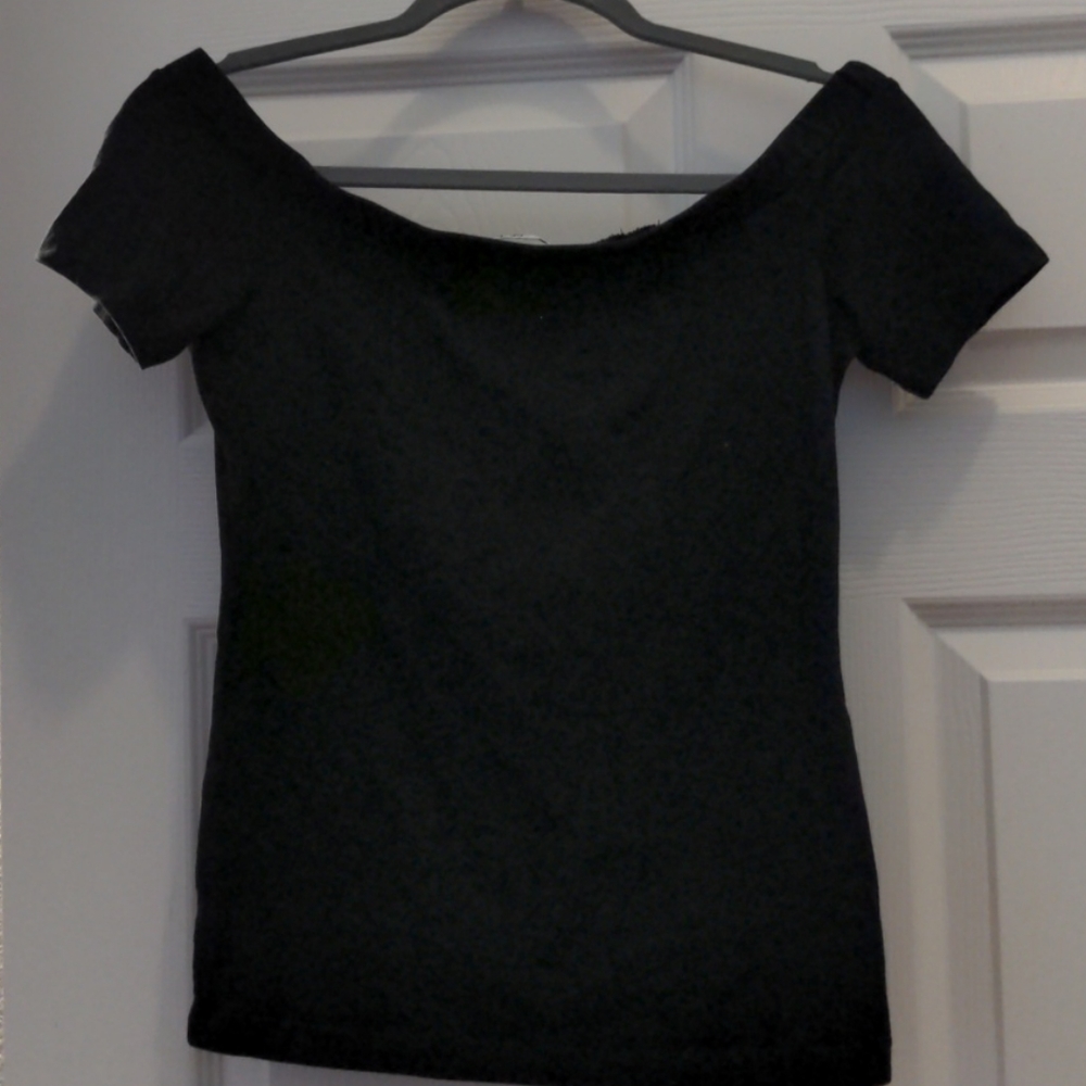 Black off the shoulder body con shirt